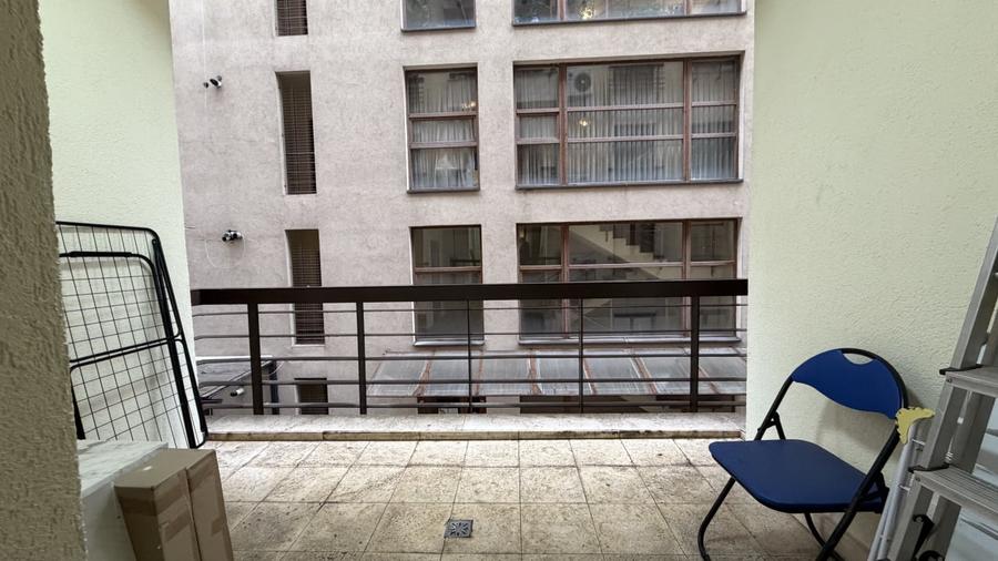 Apartament cu 4 camere semidecomandat în Herăstrău