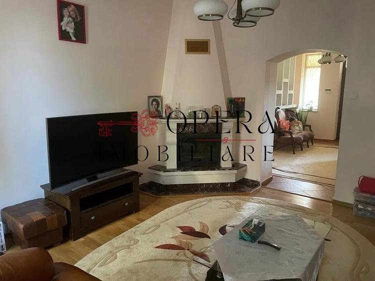 Casă individuală cu 7 camere cu Canalizare în Tătărași