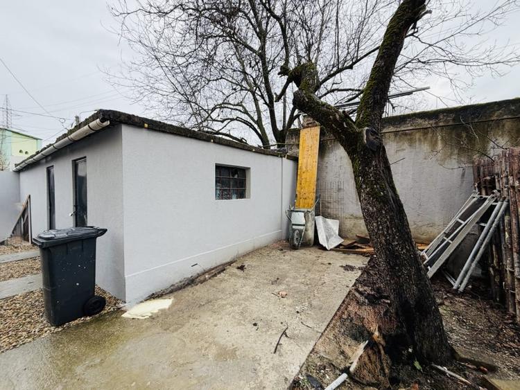 Casă individuală cu 2 camere cu Canalizare în Blașcovici
