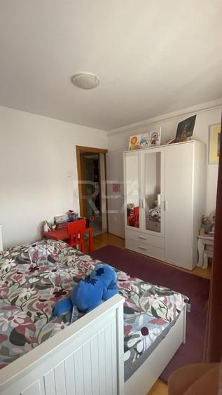 Apartament cu 3 camere decomandat, mobilat în Aviației