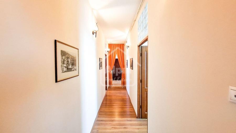 Apartament cu 2 camere decomandat în Centrul Istoric
