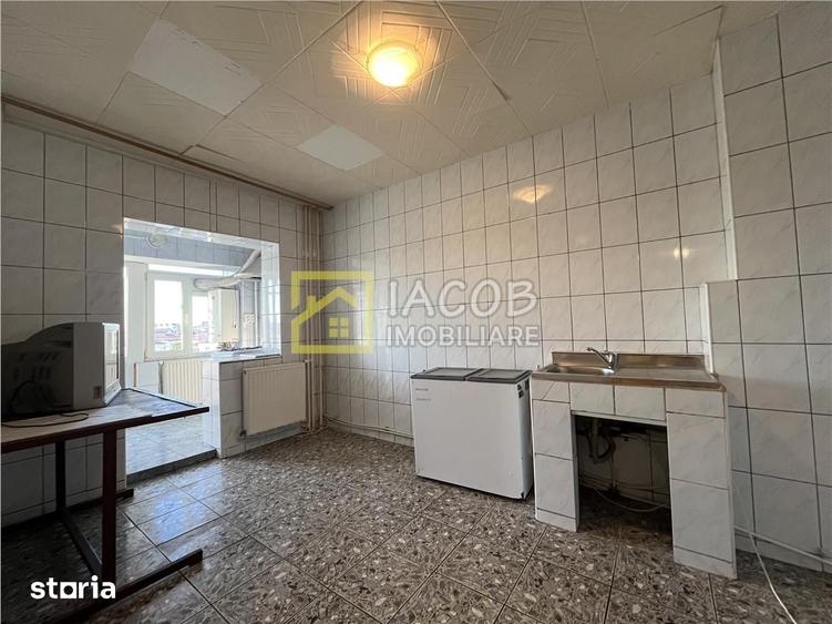Apartament cu 2 camere decomandat în Central