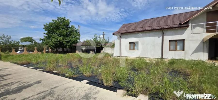 Casă cu 7 camere cu Teren 9800 Mp în Bungetu