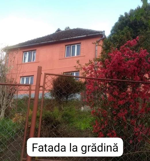 Casă cu 4 camere cu Teren 700 Mp în Angofa