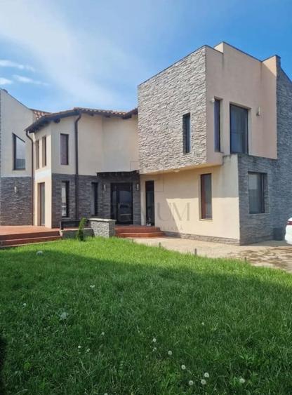 Casă cu 5 camere cu Teren 613 Mp în Moșnița Nouă