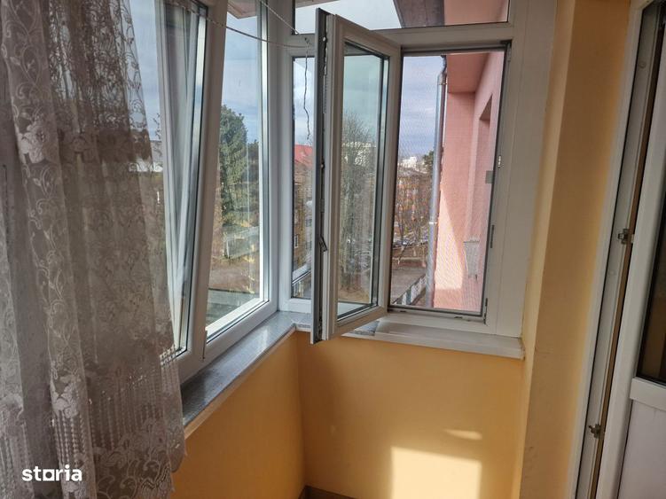 Apartament cu 2 camere semidecomandat, mobilat în Central