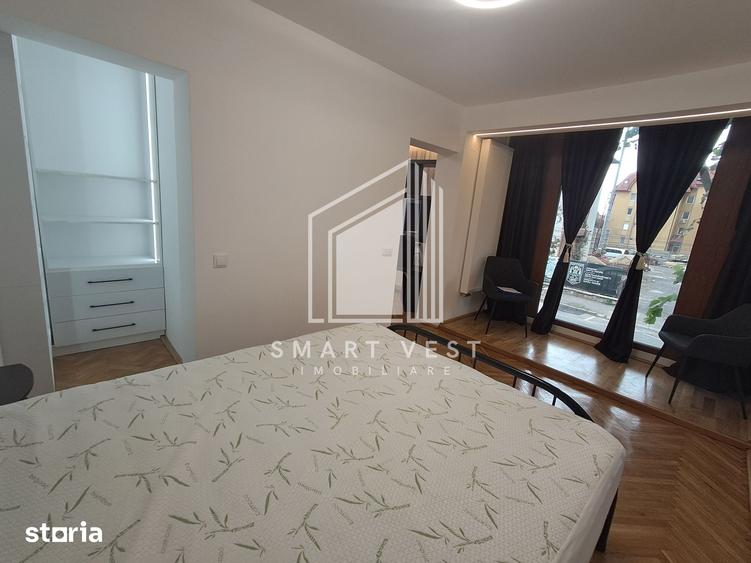 Apartament cu 4 camere semidecomandat în Central
