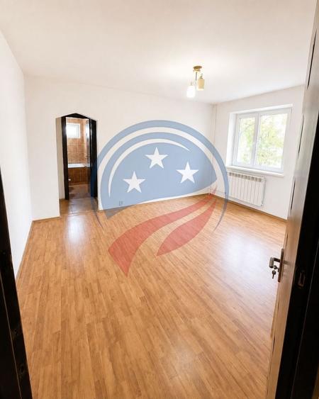 Apartament cu 2 camere semidecomandat în Craiovița Nouă