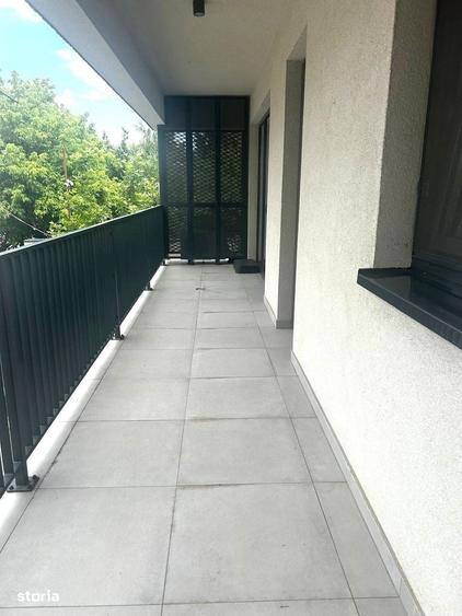 Apartament cu 3 camere decomandat în Barbu Văcărescu