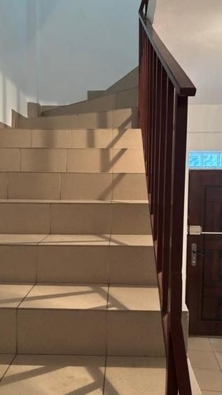 Apartament cu 3 camere decomandat, mobilat în Vitan