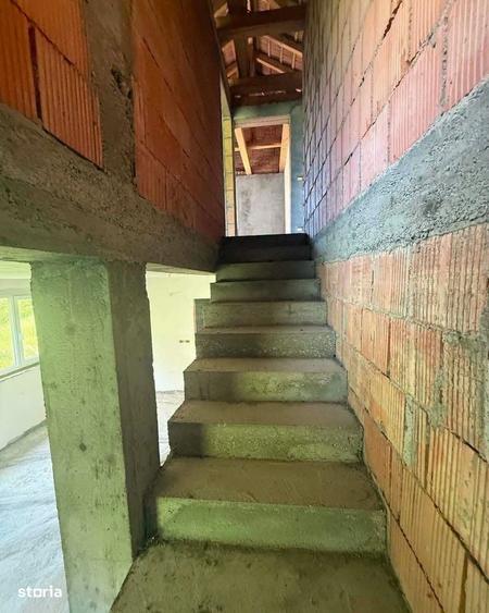 Casă cu 4 camere în Satu Nou de Jos