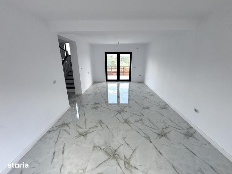 Casă cu 4 camere în Valea Lupului