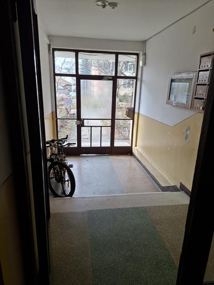 Apartament cu 2 camere semidecomandat în Craiovei