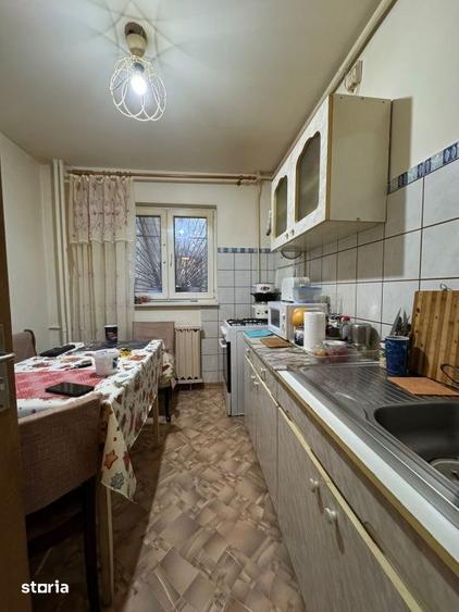 Apartament cu 3 camere decomandat, mobilat în Ferentari
