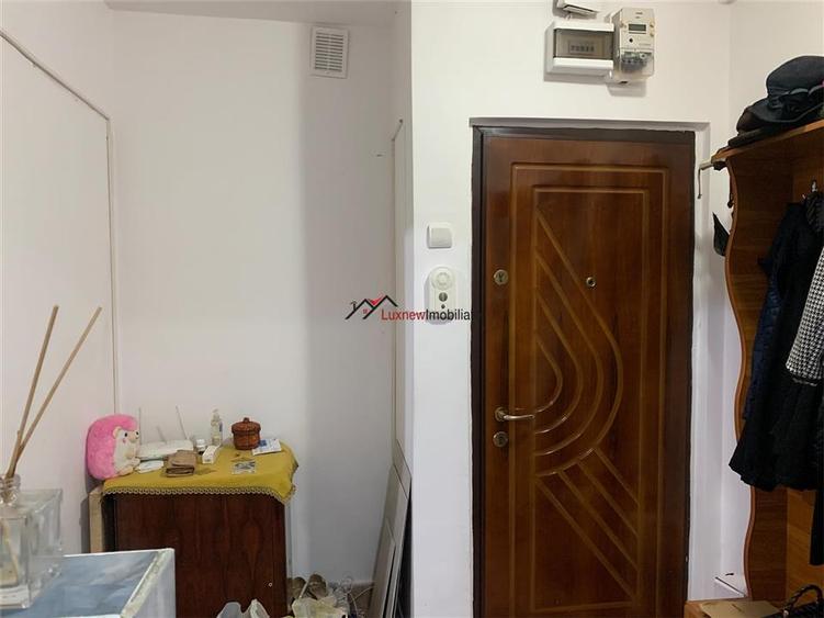 Apartament cu 2 camere semidecomandat, mobilat în Nord-Est
