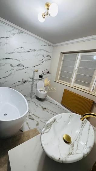 Apartament cu 4 camere decomandat în Pipera