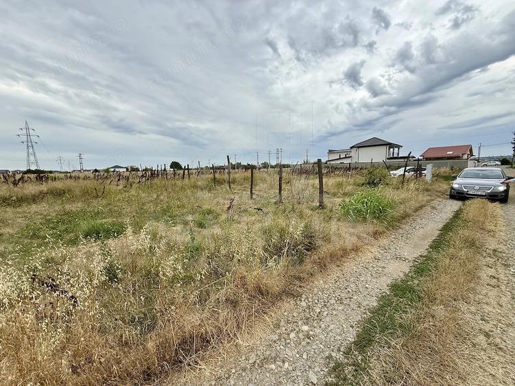 Teren de 670 mp, în Șimnicu de Sus