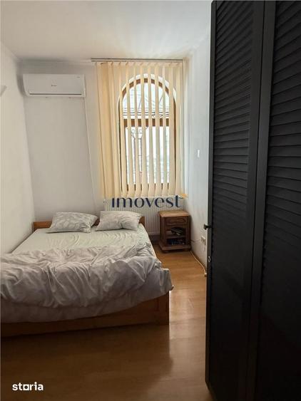 Casă cu 6 camere cu Teren 52000 Mp în Supur