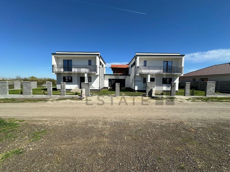 Casă individuală cu 5 camere cu Canalizare în Dumbrăvița