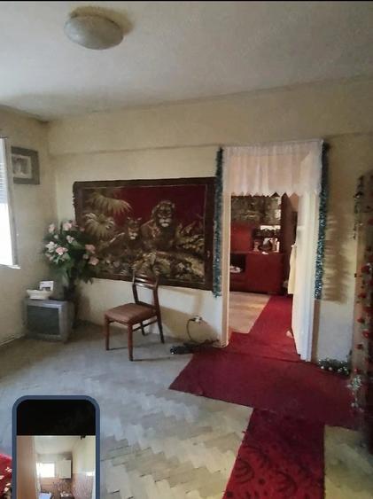 Apartament cu 3 camere semidecomandat în Central