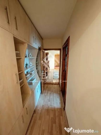 Apartament cu 4 camere semidecomandat în Central