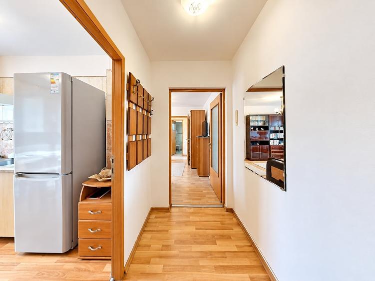 Apartament cu 2 camere semidecomandat, mobilat în Girocului