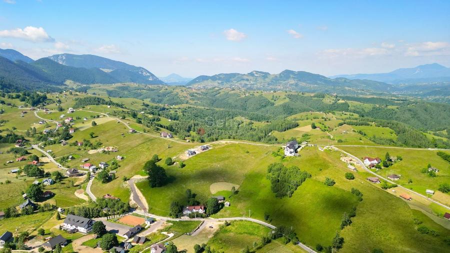 Teren Construcții intravilan de 13000 mp, în Șirnea