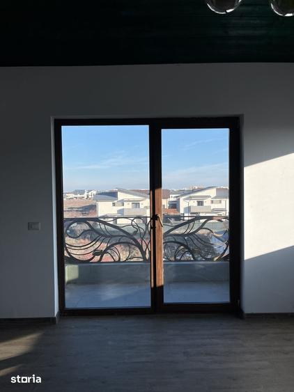 Casă cu 5 camere cu Teren 250 Mp în Central