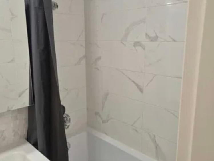 Apartament cu 2 camere decomandat în Sisești