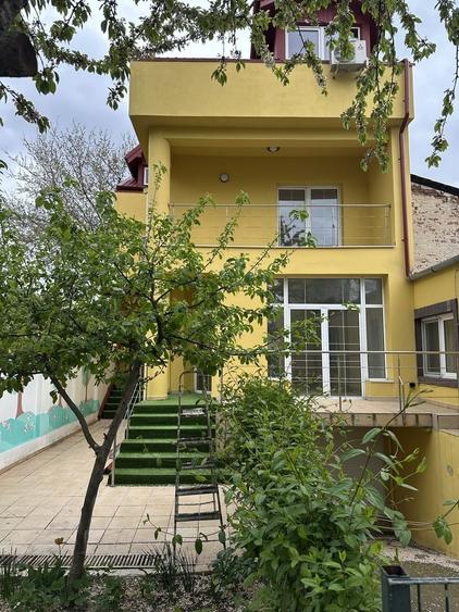 Casă cu 4 camere cu Teren 365 Mp în Exterior Vest