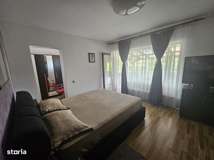 Casă cu 4 camere în Câmpului