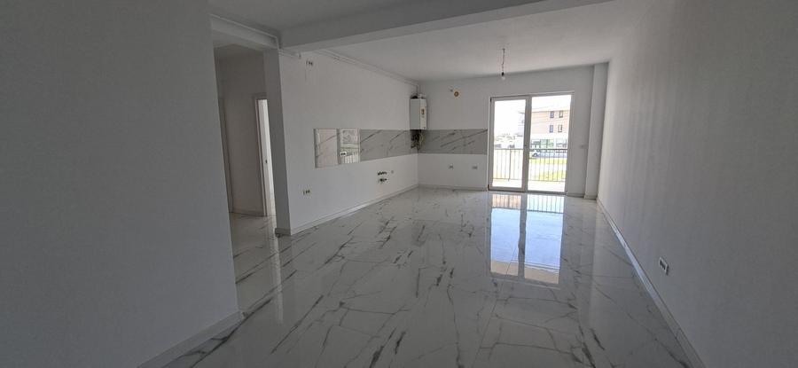 Apartament cu 3 camere semidecomandat în Dumbrăvița
