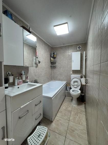 Casă cu 4 camere în Rahova