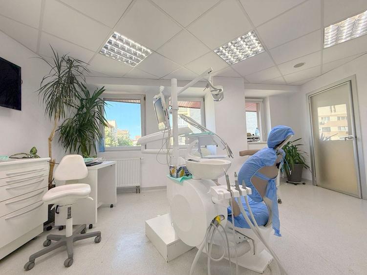 Spațiu comercial, de 148.10000610352 mp, în Simion Bărnuțiu