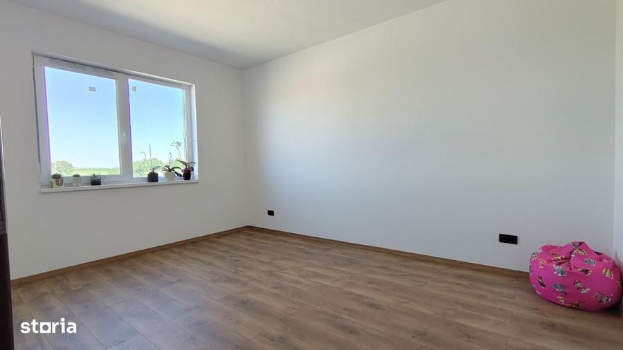 Casă cu 4 camere în Dudu