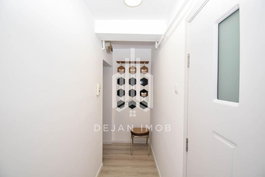 Apartament cu 2 camere semidecomandat în Simeria