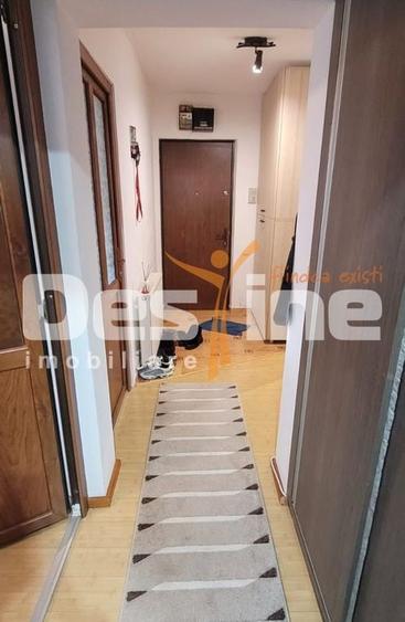 Apartament cu 3 camere decomandat în Craiter