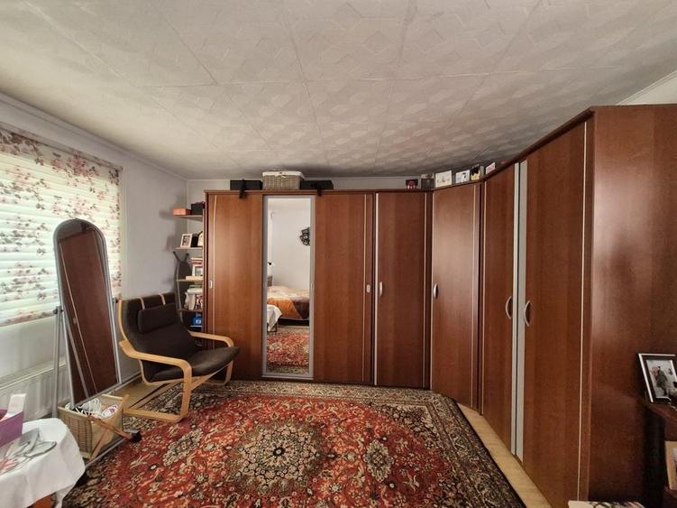 Casă cu 4 camere în Central