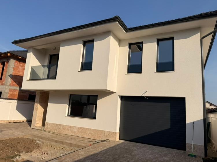 Casă individuală cu 5 camere cu Teren 650 Mp în Mihai Viteazul