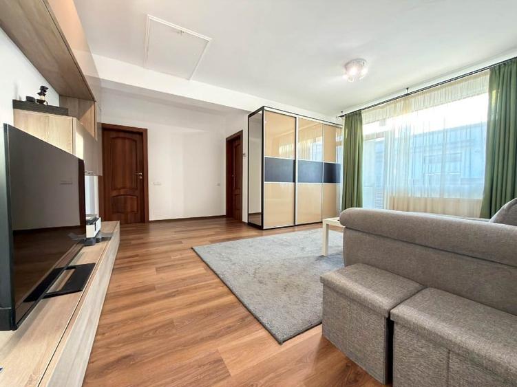 Apartament cu 2 camere semidecomandat, mobilat în Florești