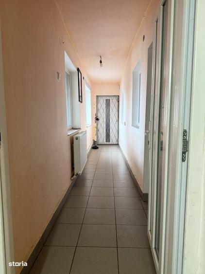 Casă cu 4 camere în Bucovăț