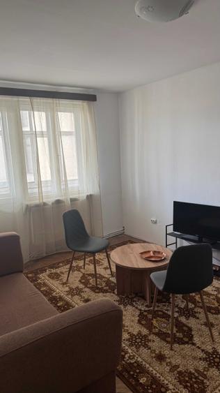 Apartament cu 2 camere semidecomandat în Ultracentral