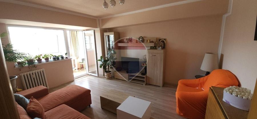 Apartament cu 3 camere decomandat în Doamna Ghica