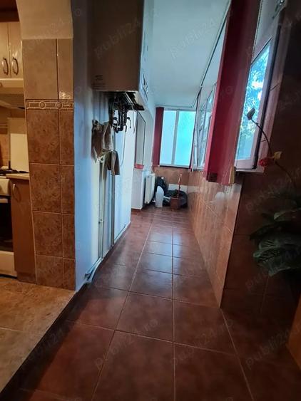 Apartament cu 3 camere decomandat în Metalurgie