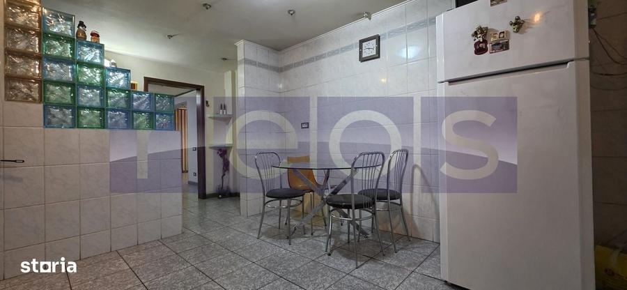 Apartament cu 4 camere decomandat în Vitan