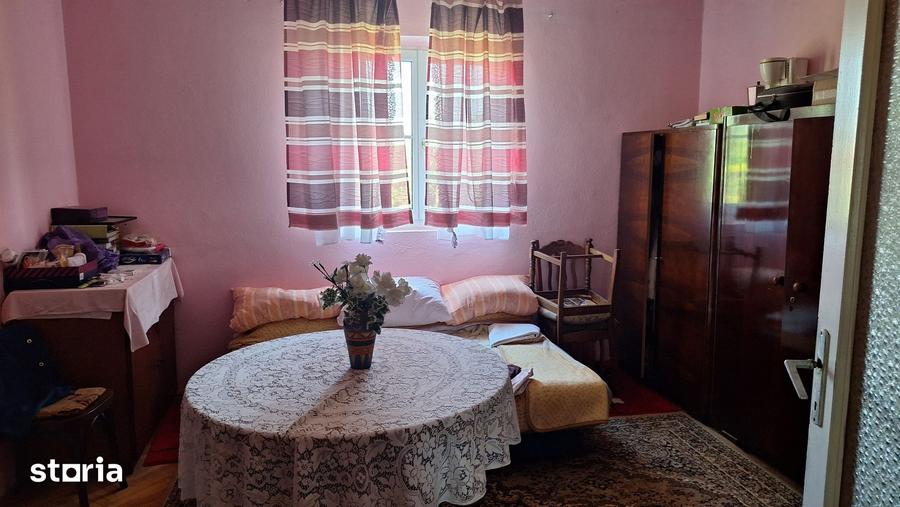 Casă cu 4 camere cu Teren 2800 Mp în Șagu