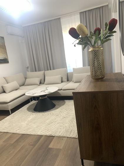 Apartament cu 3 camere semidecomandat în Ultracentral