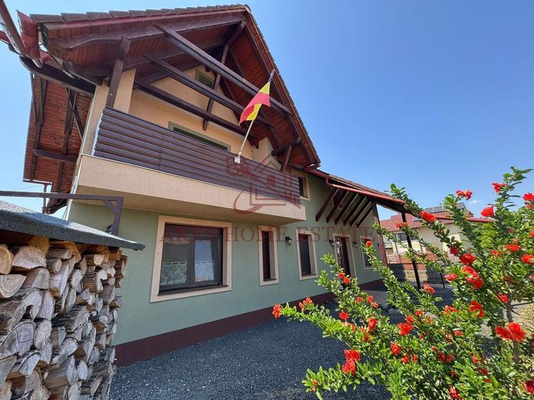Casă individuală cu 6 camere cu Piscina în Giarmata