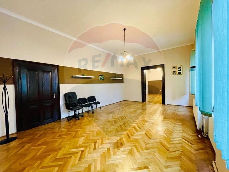 Birou, de 75 mp, în Central