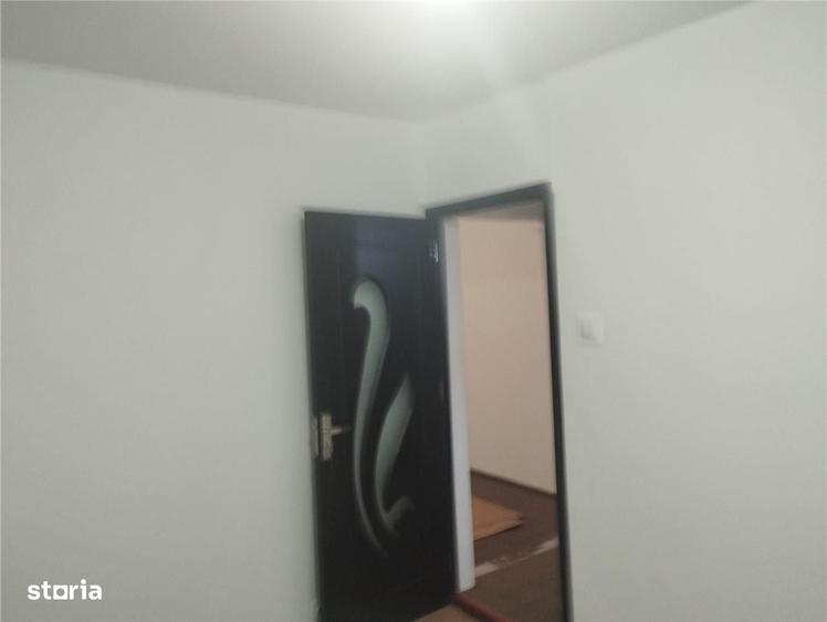 Apartament cu 2 camere semidecomandat în Letea Veche